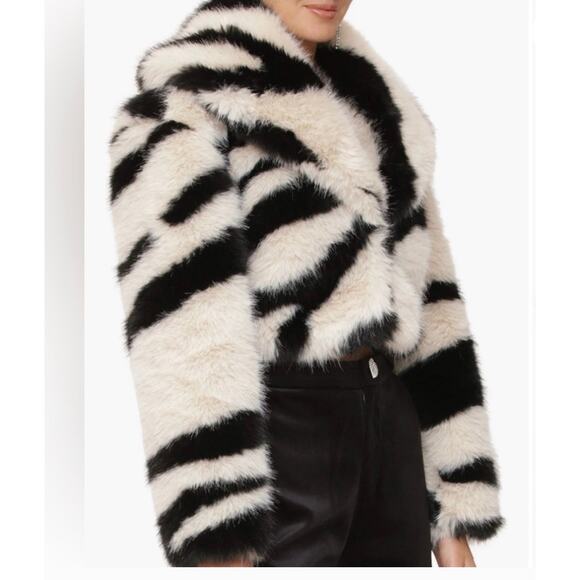 Avec Les Filles Faux Fur Cropped Jacket - Coat - Picture 3 of 11